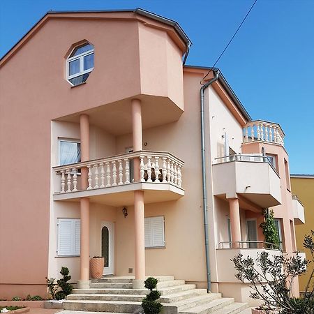 Apartments Suzana Novi Vinodolski Buitenkant foto